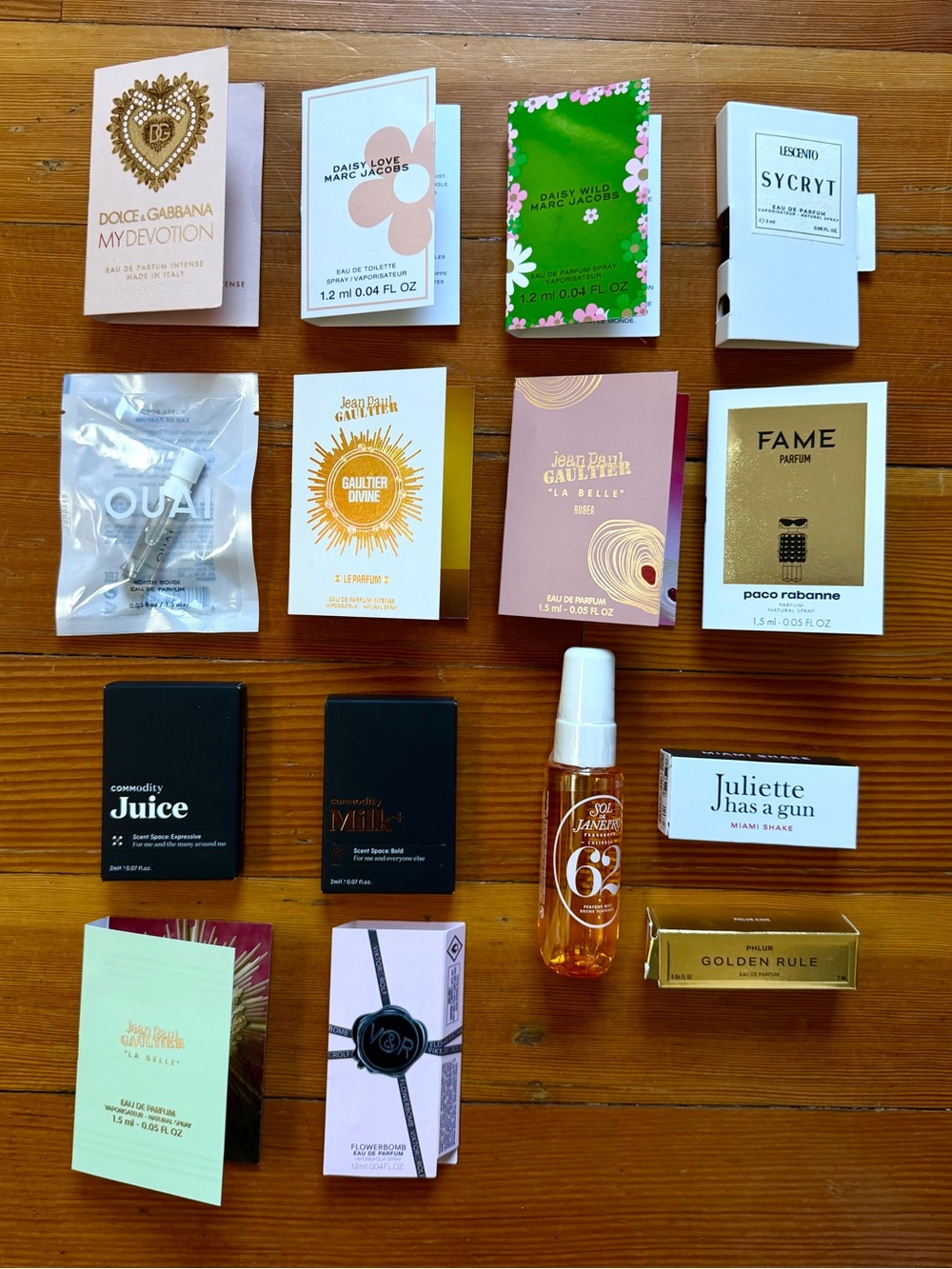🤍NWT // Fragrance Sample Set🤍